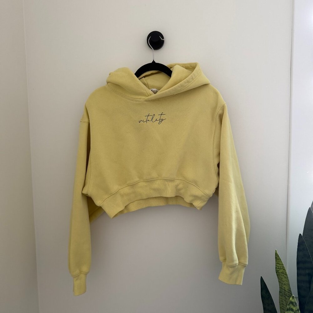 Vitality Matching Set — Cropped Hoodie & Shorts — Medium — Yellow — Athleisure L